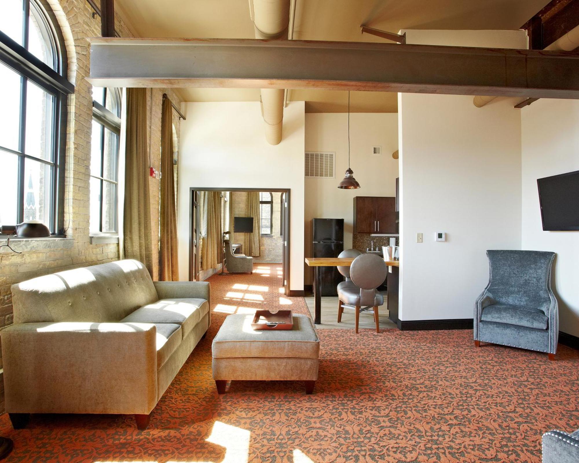 Brewhouse Inn And Suites Milwaukee Bagian luar foto